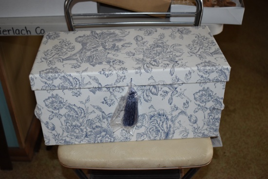 JEWELRY BOX WITH FLORAL PRINT, BLUE/CREAM WITH HANDLES, 8"D X 15-1/2"W X 7-1/2"H