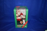 HOLIDAY SCENE MUSICAL SANTA