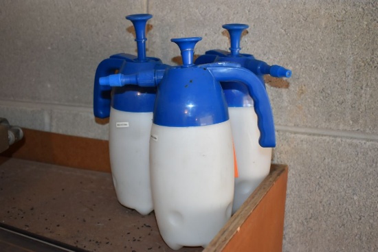 (3) HAND PUMP OILERS