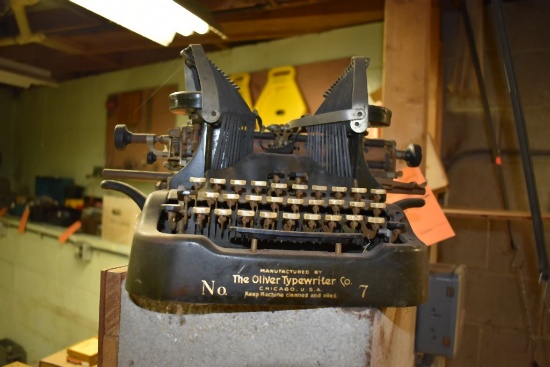 VINTAGE THE OLIVER TYPEWRITER CO., NO 7