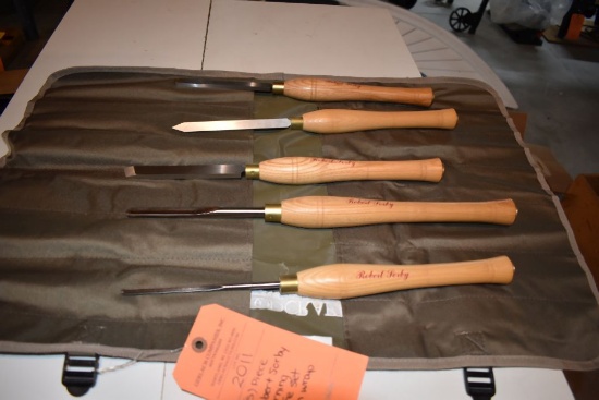 (5) PIECE ROBERT SORBY TURNING KNIFE SET WITH WRAP