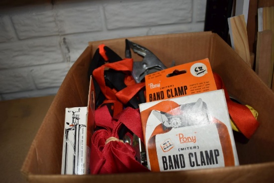BOX OF BAND CLAMPS AND SQUEEZE CLAMPS