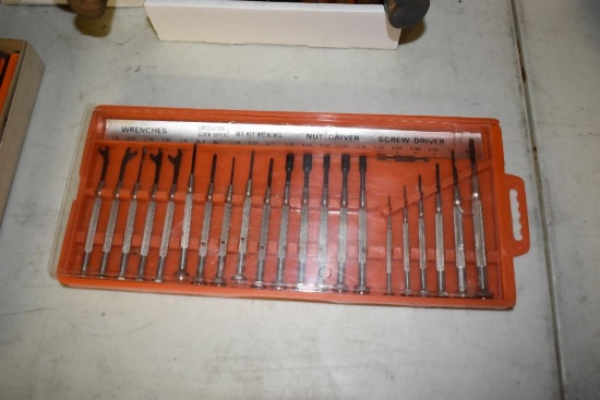 SET OF WRENCHES, DRIVERS, HEX KEY, NUT DRIVER,