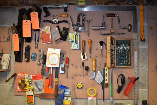 TOOL BOARD: IRWIN AUGER BITS, ANTIQUE MANUAL DRILL,