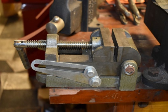 HEAVY DUTY 3-1/2" JAW, ANGLED TILTING PRESS