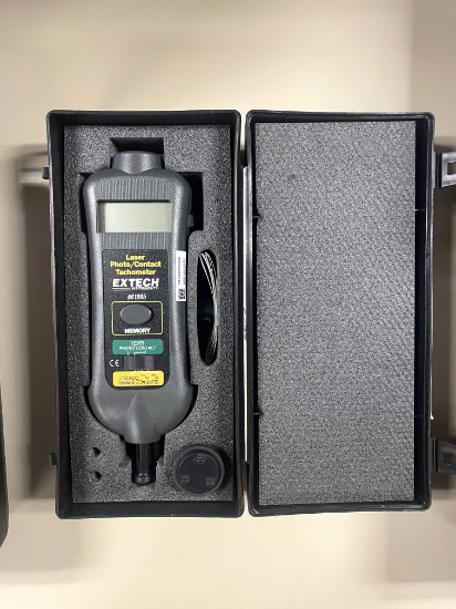 EXTECH LASER PHOTO/CONTACT TACHOMETER, MODEL 461995, WITH HARD CASE