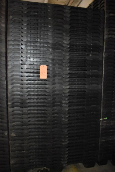 (1) COLUMN OF NESTING PLASTIC PALLETS, 39" x 47" x