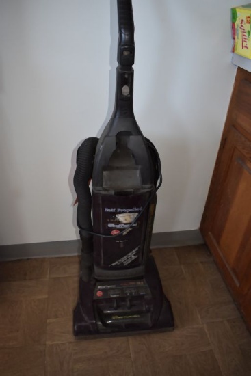 SELF PROPELLED HOOVER WIND TUNNEL UPRIGHT VACUUM,