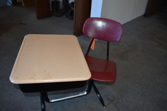 CHILD'S SCHOOL DESK