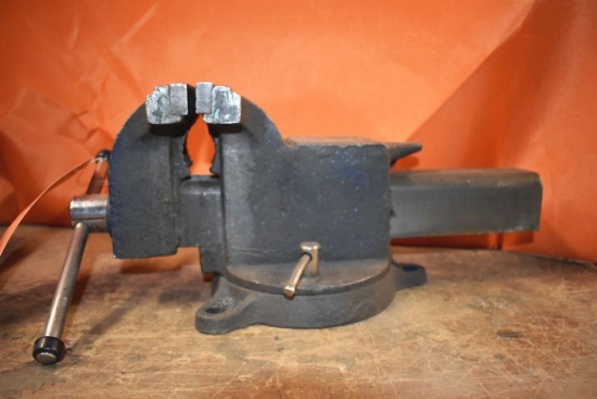 6" SWIVEL BENCH VISE
