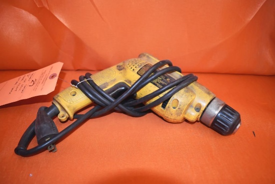 DEWALT CORDED 3/8" VSR DRILL MODEL D21009, KEYLESS CHUCK