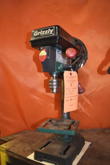 GRIZZLY INDUSTRIAL FIVE SPEED BABY DRILL PRESS WITH