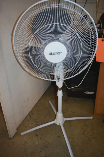 BEYOND BREEZE OSCILLATING PEDESTAL FAN