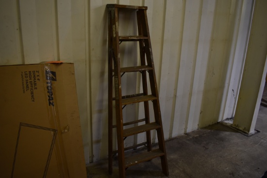 Louisville 6' Wooden Step Ladder