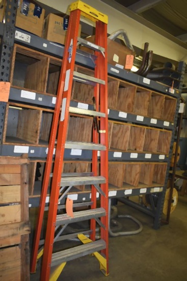 WERNER 8' FIBERGLASS STEP LADDER
