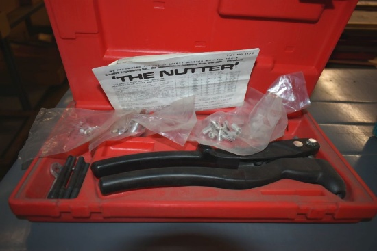 CREATIVE ENGINEERING "THE NUTTER" RIVET-NUT CLINCHER