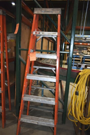 LOUISVILL 6' ORANGE FIBERGLASS STEP LADDER