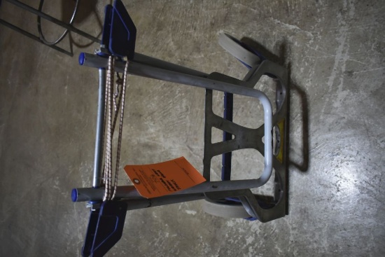 FOLDABLE LIGHT WEIGHT HAND TRUCK