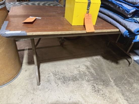6' FOLDING TABLE, 29"H, 30"WIDE, ROUGH SHAPE