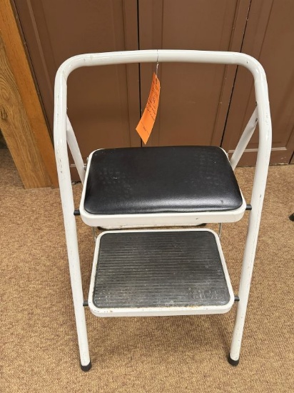 FOLDING TWO STEP STEP STOOL, BLACK/WHITE, TOP STEP