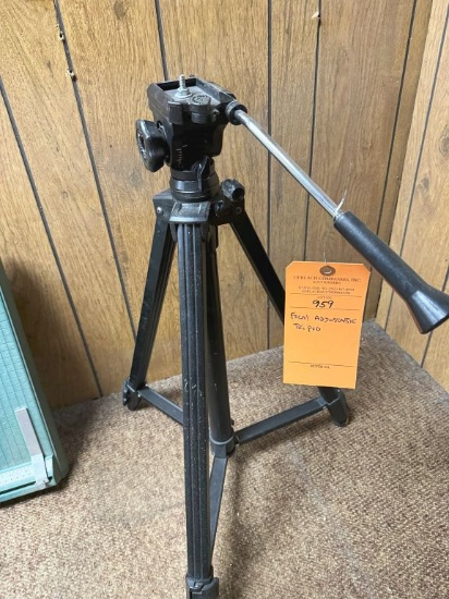 FOCAL ADJUSTABLE TRI-POD