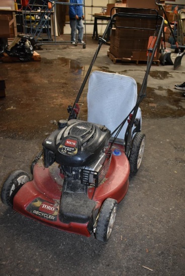 TORO RECYCLER 21" SELF PROPELLED LAWN MOWER, BRIGGS MOTOR, WITH BAG