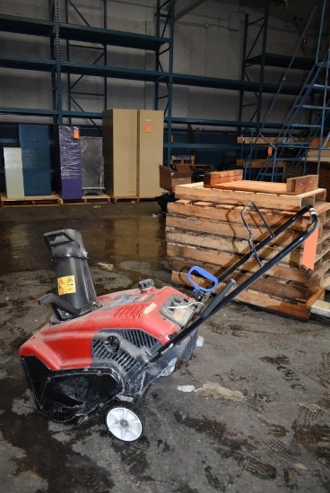 TORO POWER CLEAR 721E 21" WIDE SNOW BLOWER, 212cc FOUR CYCLE ENGINE, CONDITION UNKNOWN