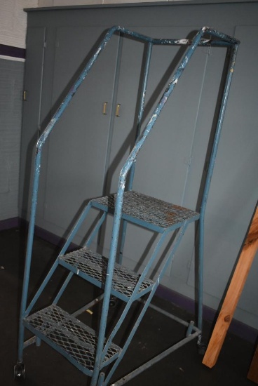 METAL THREE STEP SAFETY LADDER