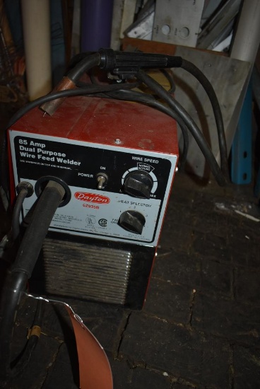 DAYTON MIG WELDER, MODEL 6Z935B
