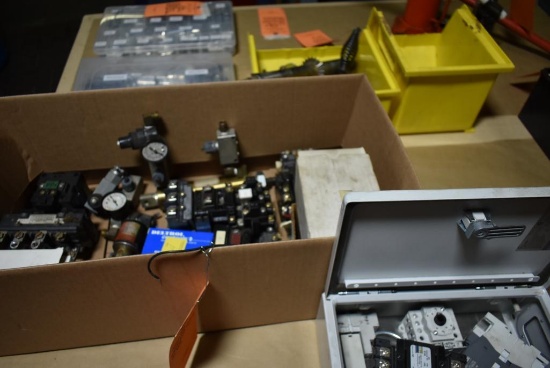ASSORTED ELECTRICAL ITEMS IN BOX