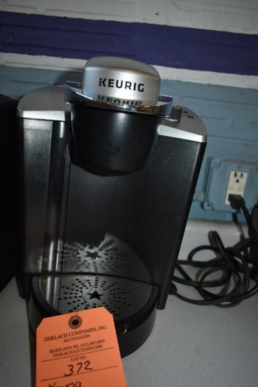 KEURIG COFFEE MAKER