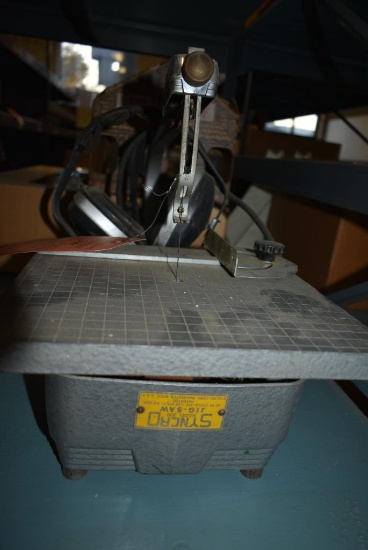 SYNCRO MODEL 200 BENCH TOP JIG SAW, 13" HIGH, SURFACE 10" x 10"