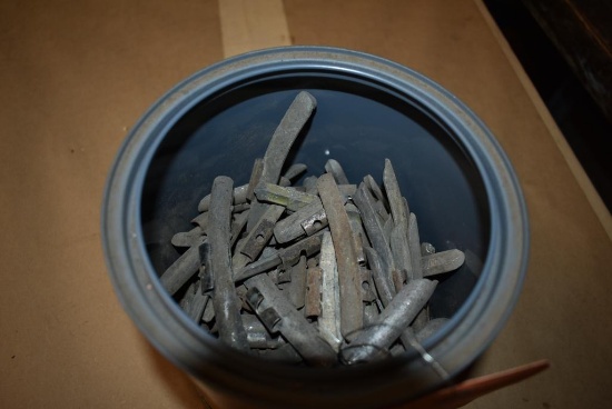 CAN OF LEAD TIRE BALANCING WEIGHTS