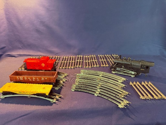 VINTAGE LIONEL 8300 STEAM ENGINE TRAIN LOCOMOTIVE WITH (3) CARS-MISSING THE A.T.S.F. COAL CAR,