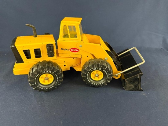 VINTAGE TONKA FRONT END LOADER, APPROX. 20" L X 8" W X 9-1/2" TALL