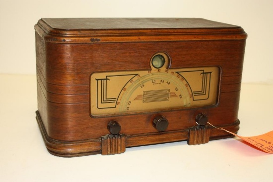 Antique Tube Tabletop Wood Radio Made by Silver