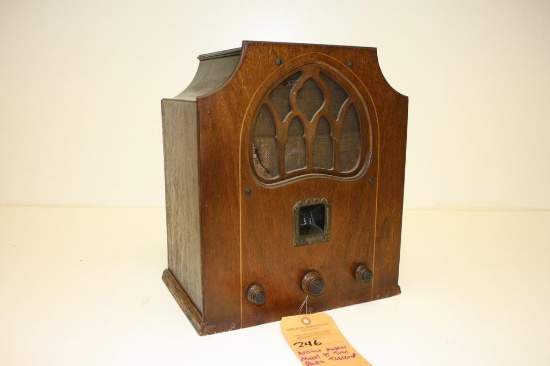 Antique Majestic Model 15 Wooden Tube Tabletop Radio