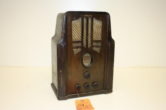 Antique Philco 634 Wooden Tube Tabletop Radio