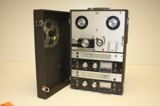 Vintage Roberts 770X Suitcase 7" Reel-to-reel Tape Player