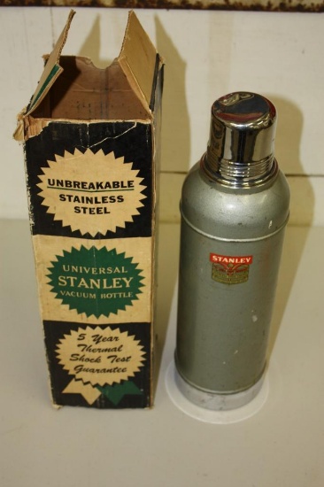 Vintage Universal Stanley Vacuum Bottle Thermos in Box