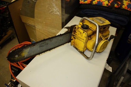 VINTAGE MCCULLOWCH 1-41 GAS POWERED CHAIN SAW
