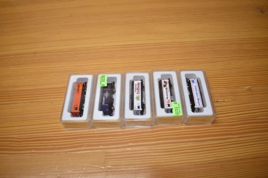 (5) Marklin Mini -club train cars: