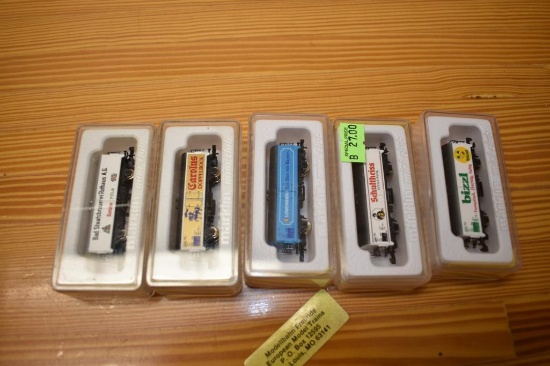 (5) Marklin Mini -club train cars: