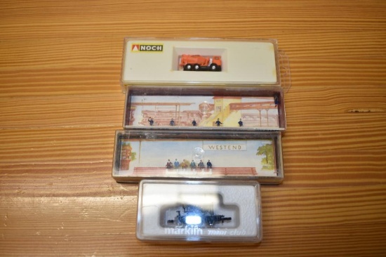 (4) Marklin Mini- club train cars: