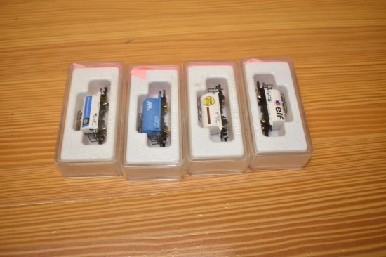 (4) Marklin Mini-club train cars: