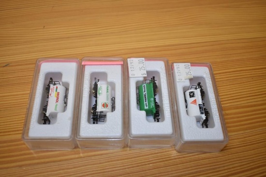 (4) Marklin Mini-club train cars:
