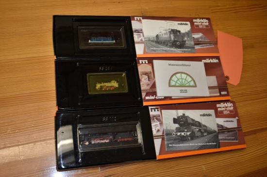 (3) Marklin Mini-club z-scale train engine / trolleys