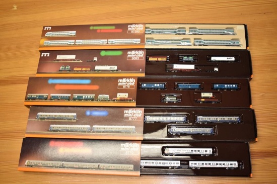 (5) Marklin Mini-club train cars;