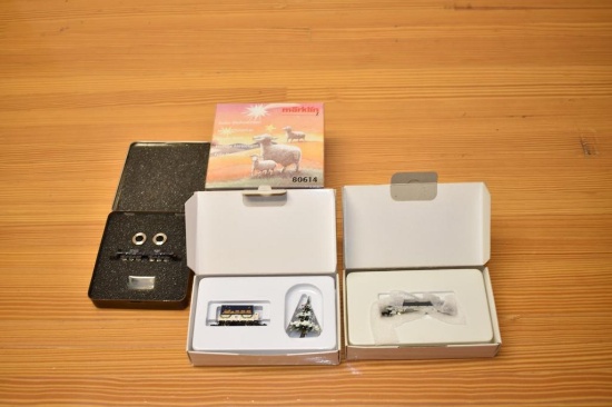 (4) Marklin miscellaneous Mini-club train cars.