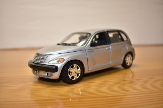2001 Chrysler PT cruiser, silver, no. 73253